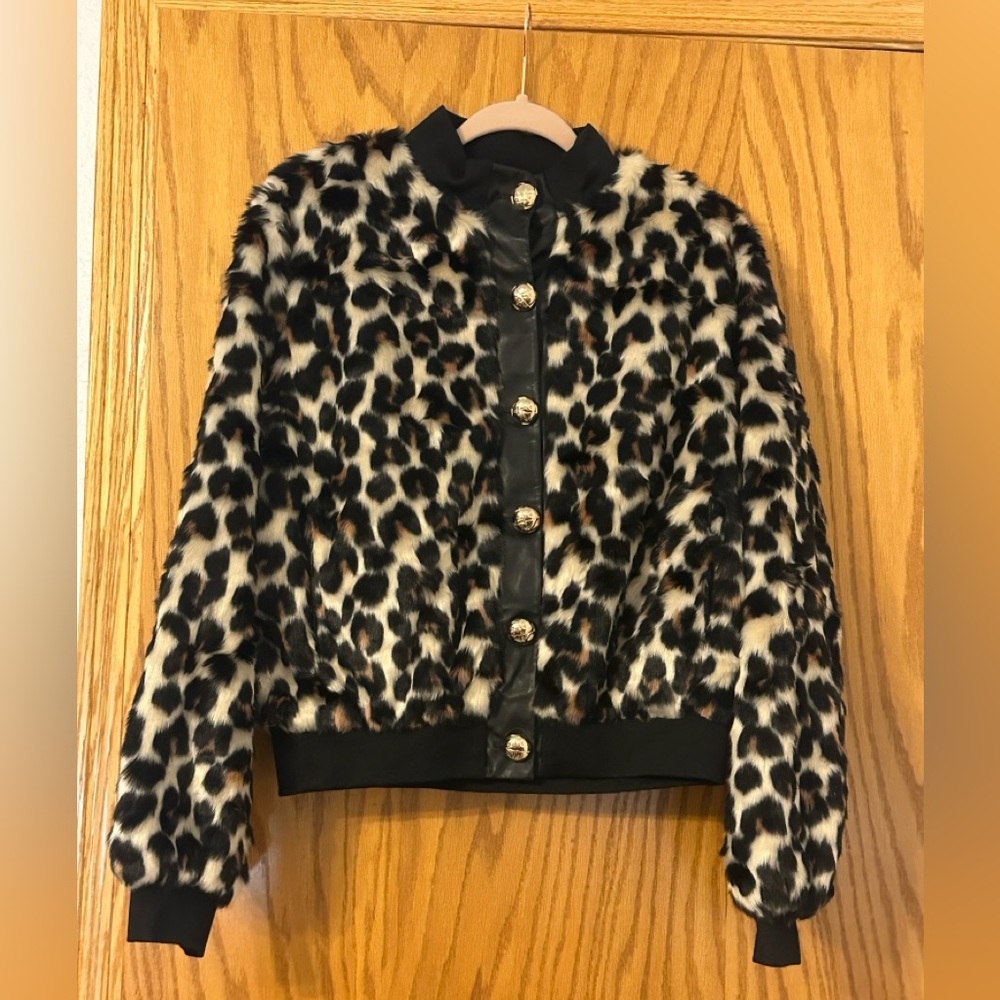Jules Kae Karlie Faux Fur Leopard Print Jacket - NWT - Size M